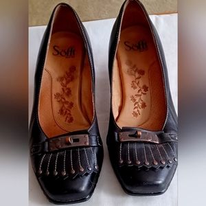 SOFFT Black Pumps w/Kiltie Panel - Size 7.5 Medium